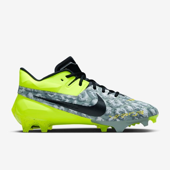 Athletic_Shoes